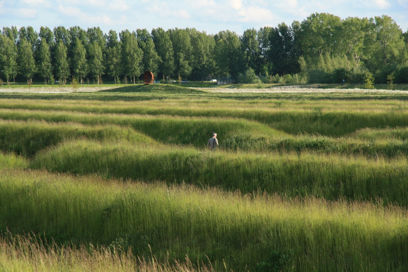 Illustration for article titled How This Simple Landscaping Project Quiets an Airport's Roar